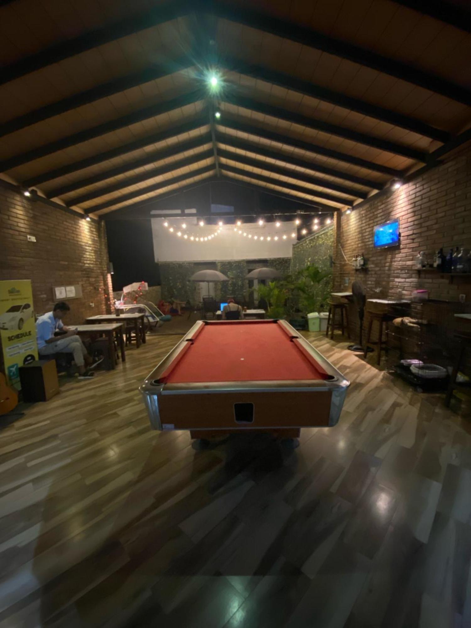 Bali Caps Hostel กูตา ภายนอก รูปภาพ