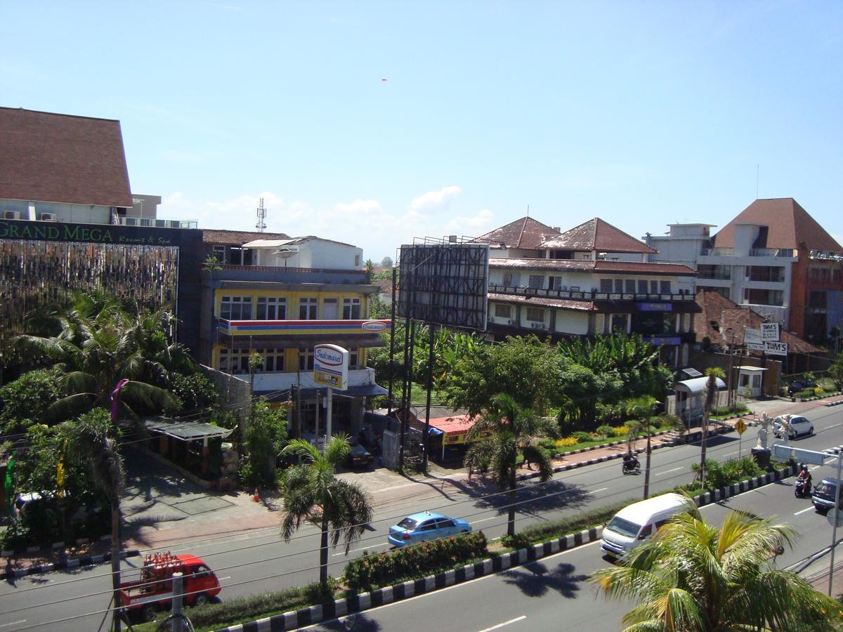 Bali Caps Hostel กูตา ภายนอก รูปภาพ