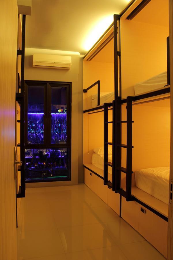 Bali Caps Hostel กูตา ภายนอก รูปภาพ