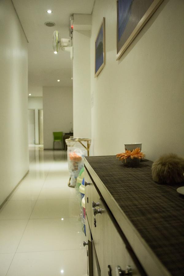 Bali Caps Hostel กูตา ภายนอก รูปภาพ