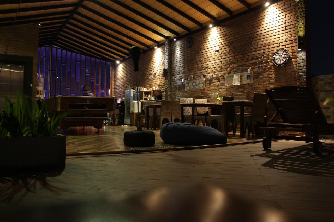 Bali Caps Hostel กูตา ภายนอก รูปภาพ