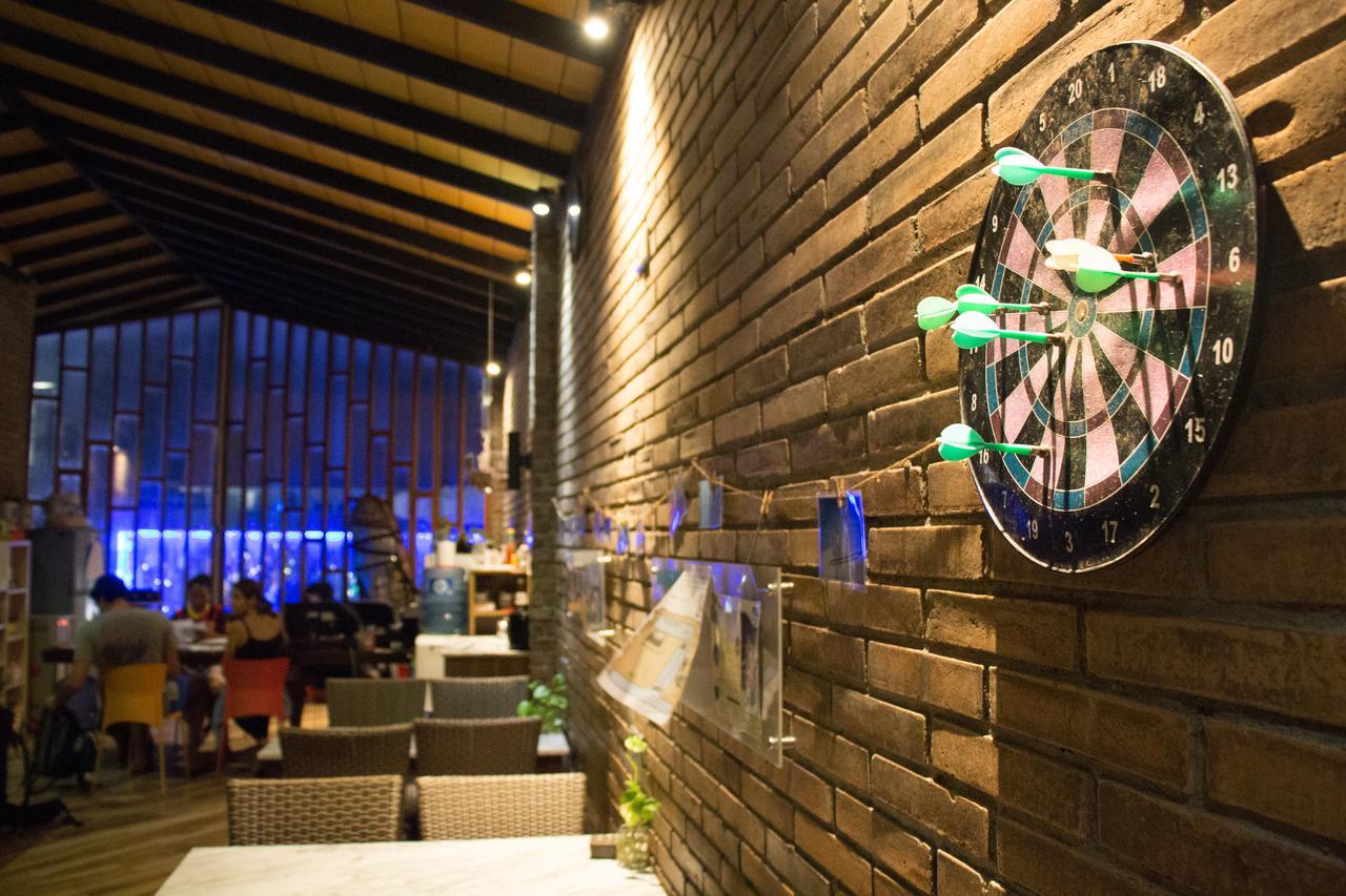 Bali Caps Hostel กูตา ภายนอก รูปภาพ